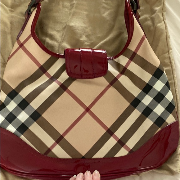 Burberry Red and Beige Checkered Women's Bag. The color is Raspberry. - Picture 3 of 4